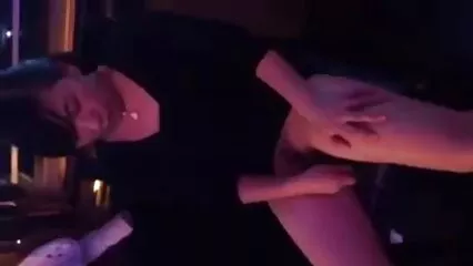 Kæmpe hestefallus i anal brunette.